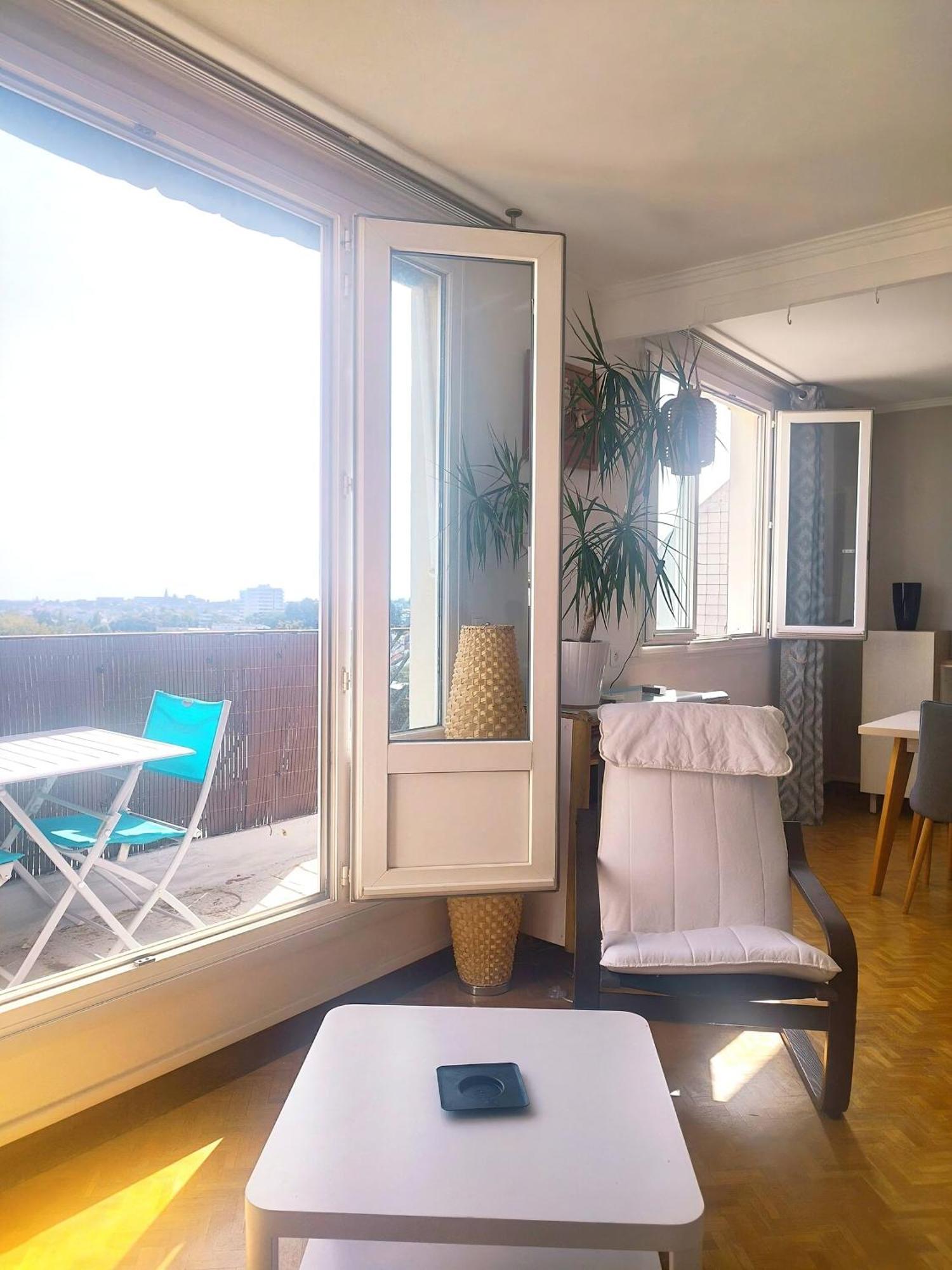 Charmant Appartement Lumineux - Dernier Etage Avec Balcon - Proche Centre-Ville نانت المظهر الخارجي الصورة